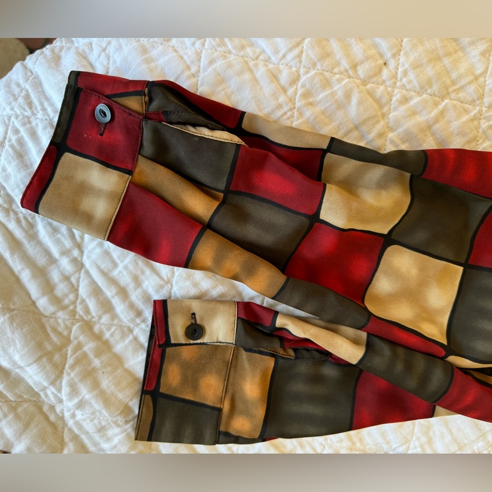 Square Pattern Button Down Blouse - Picture 5 of 6